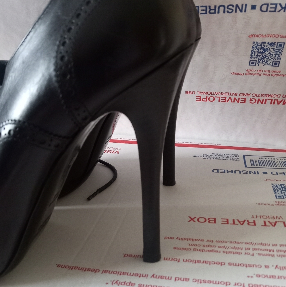 Ralph Lauren Purple Label Black Heels Oxford Booties 7 - Picture 7 of 9